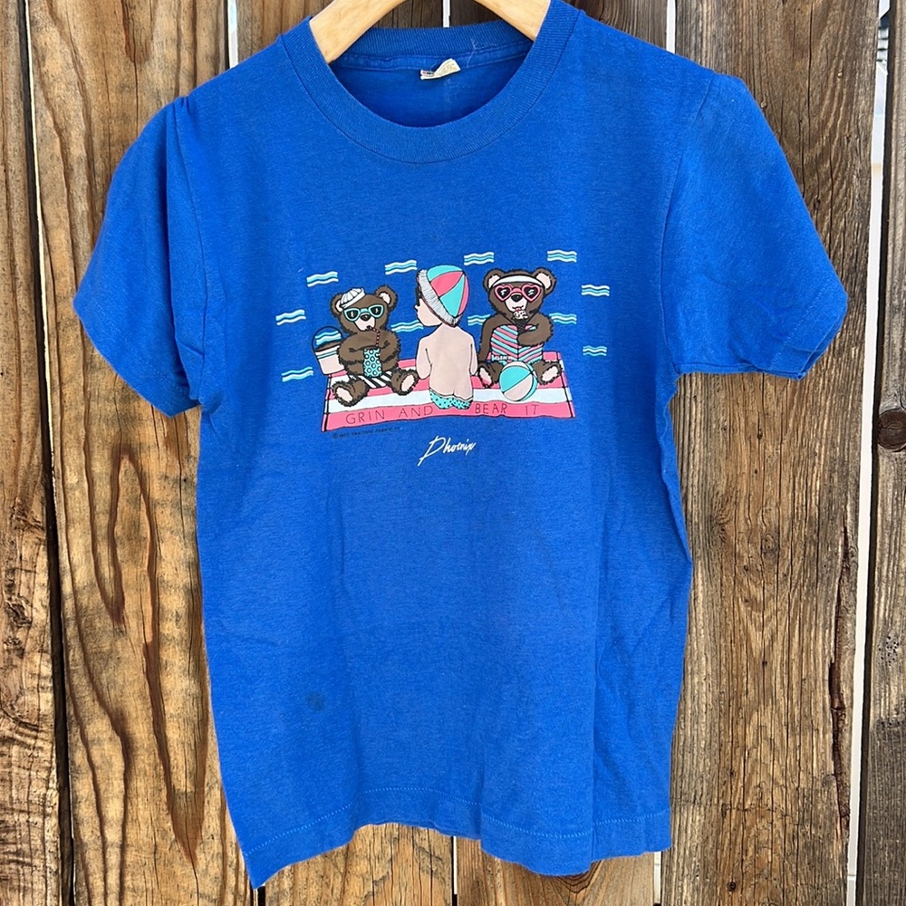 This vintage screen stars, 1985 kids T-shirt.💙